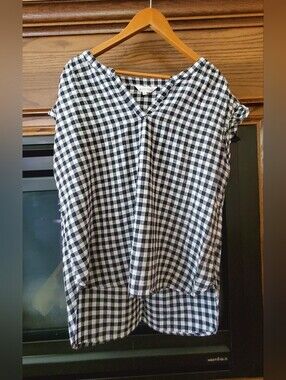 Northern Reflections Black & White Gingham V-Neck Blouse